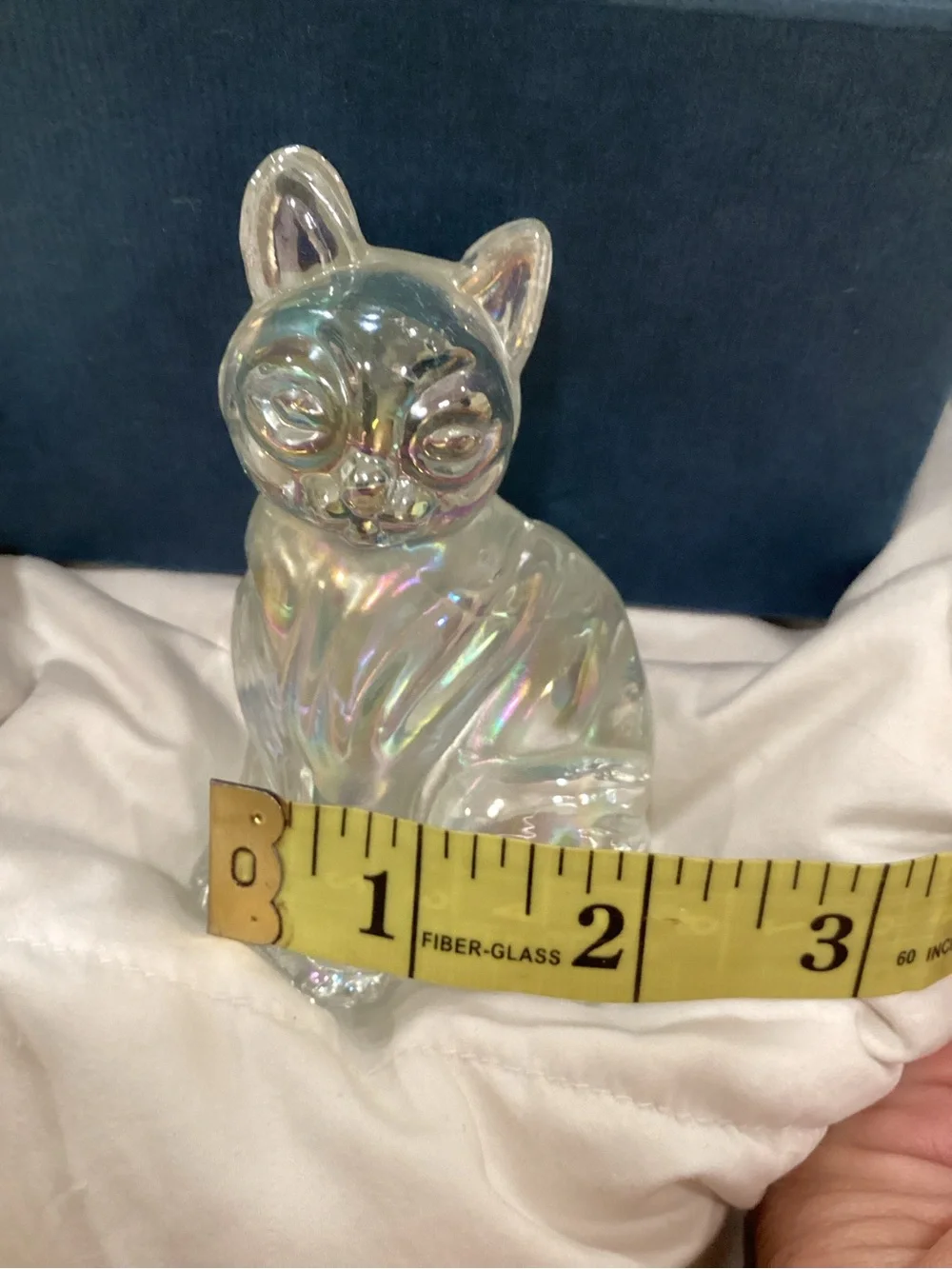 Carnival Glass Cat Figurine -/ could be Fenton?